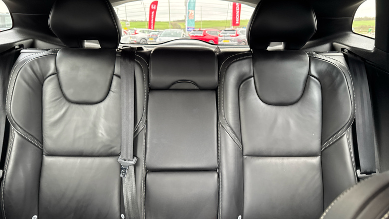 Volvo V40 T2 [122] R DESIGN Edition 5dr Petrol Hatchback